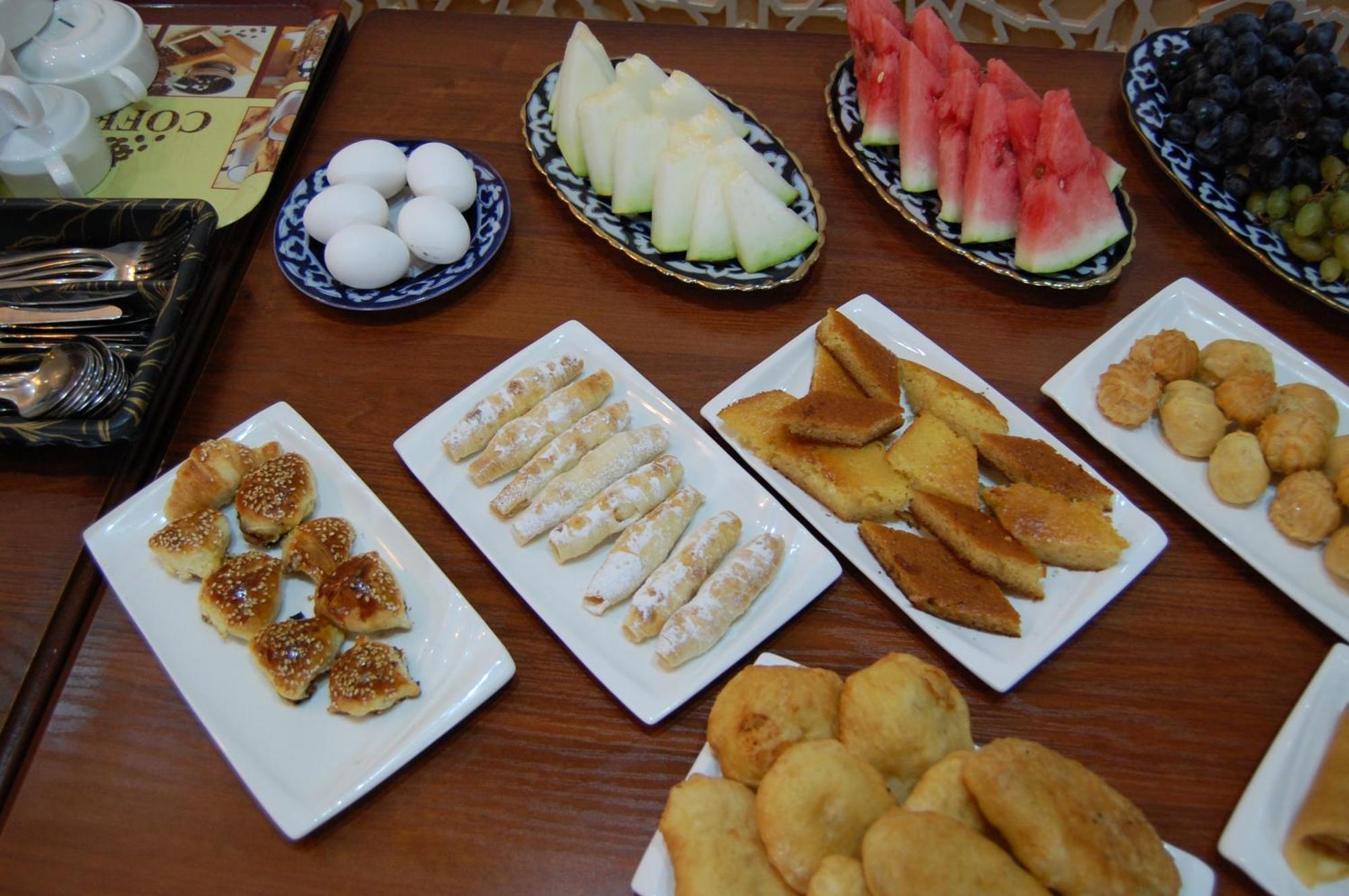 Usman Hotel Samarkand Buitenkant foto